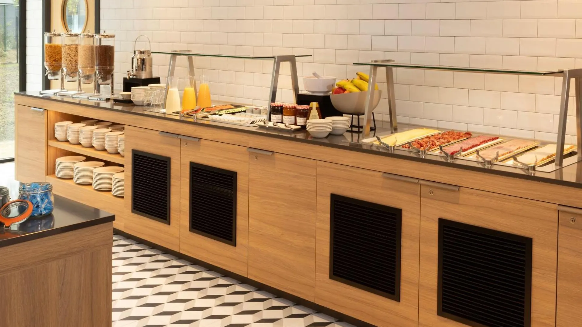 Hotel Holiday Inn Express Brussels - Airport By Ihg Diegem